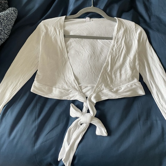 GARAGE white ribbed front tie crop top - Picture 5 of 6